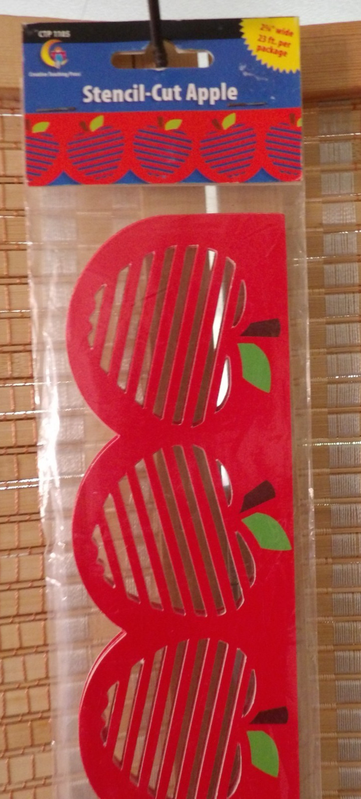 CTP – 2 3/4″ Wide Stencil-Cut Apple Classroom Bulletin Board 23′ Border Trim
